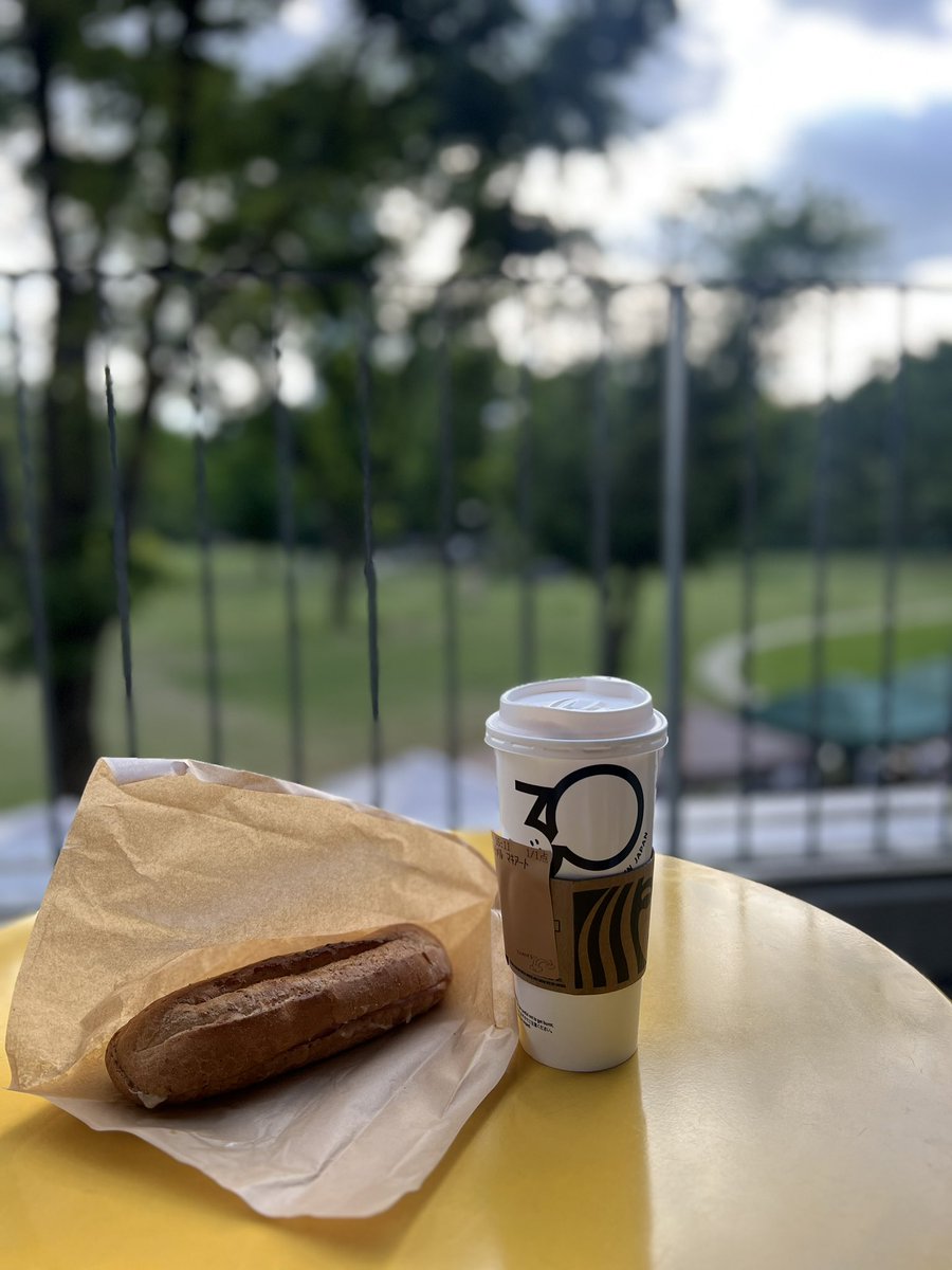 takedashizuka's tweet photo. Cafe Time☕️💛 https://t.co/C35Rfvz3rI