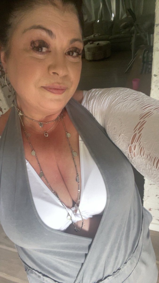 Leslie Hollobaugh tweet media