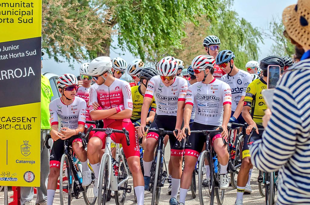 CCLaPalmaCT's tweet photo. 🔙 25/04
🏁 Trofeu Mancomunitad Horta Sud 
🧐 Junior + U23
💛 1ª cita de #ChallengeCV

🚀 Carrera rapidísima, disputada en un trazado llano, PERO estrecho y revirado; lo que provocó que fuera bastante selectivo. 

📊 @Ricardocutillas finalizó 9º
(y 5º entre los ciclistas Junior). https://t.co/mYvPgQs2TM