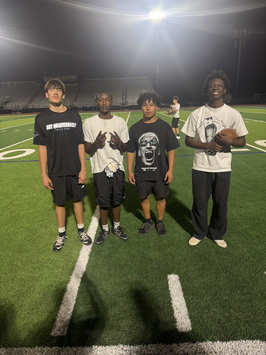 blermon7's tweet photo. Thank you to @602Qs and @612Qs for the invite to compete at camp, honored to win top performer 🎯🎯 @KellisFootball @gridironarizona @ChrisMirandaaa @CoachTSimpson @Quinn_Frisell @JUSTCHILLY @therealbeadle https://t.co/PsaOGuGcl3