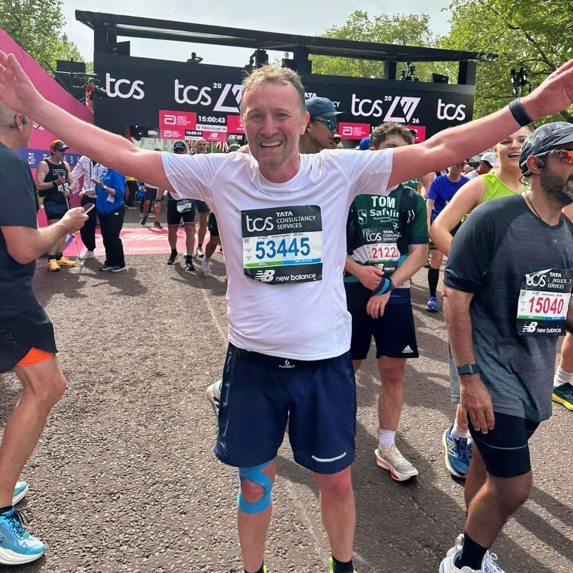 CheltGuardians's tweet photo. A HUGE congratulations to CGST supporter Lukas, who has just completed the London Marathon, raising an incredible £1080 for our charity. We are so proud of your efforts Lukas, thank you so much for running for us! 💜 🥇 💪 

Lukas' JustGiving page: https://t.co/vRwi8ACUr4 https://t.co/KmOtVTjMVq