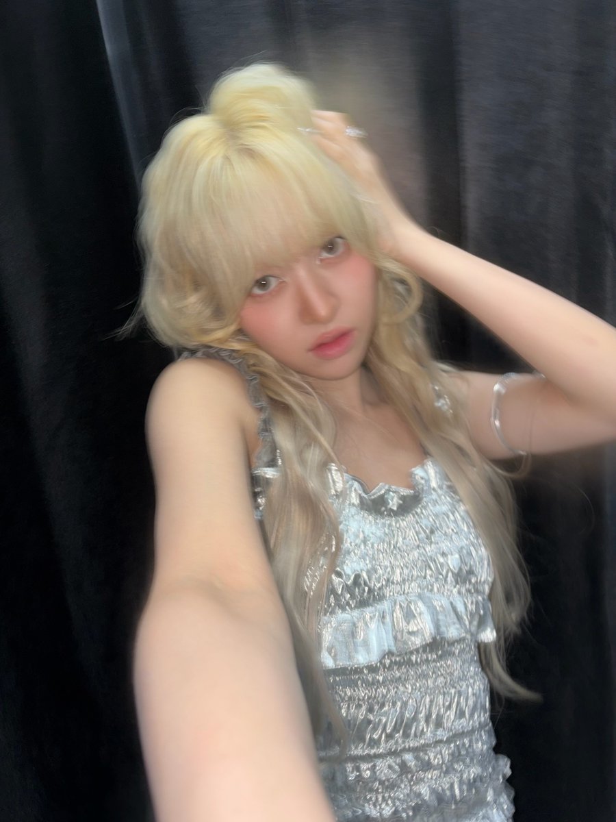 lily source tweet media