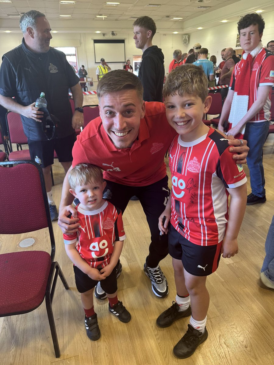 Phil_ryan_'s tweet photo. @altrinchamfc fans player of the year @Tylor_Golden 👏🏼 https://t.co/SA4Av7M24b
