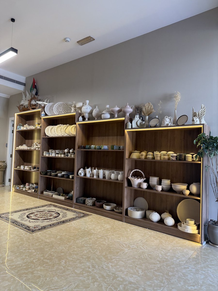 MrReevo's tweet photo. اول مرة اجرب Pottery والتجربة مش بالسلاسة اللي بتيجي في الأفلام .. ستيل تجربة ١٠/١٠ ومستني النتيجة تطلع مالفرن https://t.co/bHIxrrCVDj