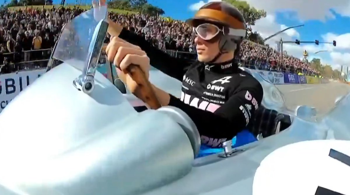 ⬢ Uɴ Asᴀᴅɪᴛᴏ tweet media