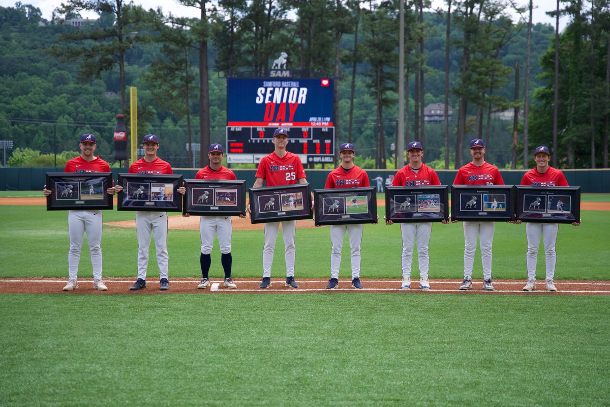 SamfordBaseball's tweet photo. Our 2026 Senior Bulldogs🎓

#SetTheStandard | #AllForSAMford https://t.co/ffFhBFBir8