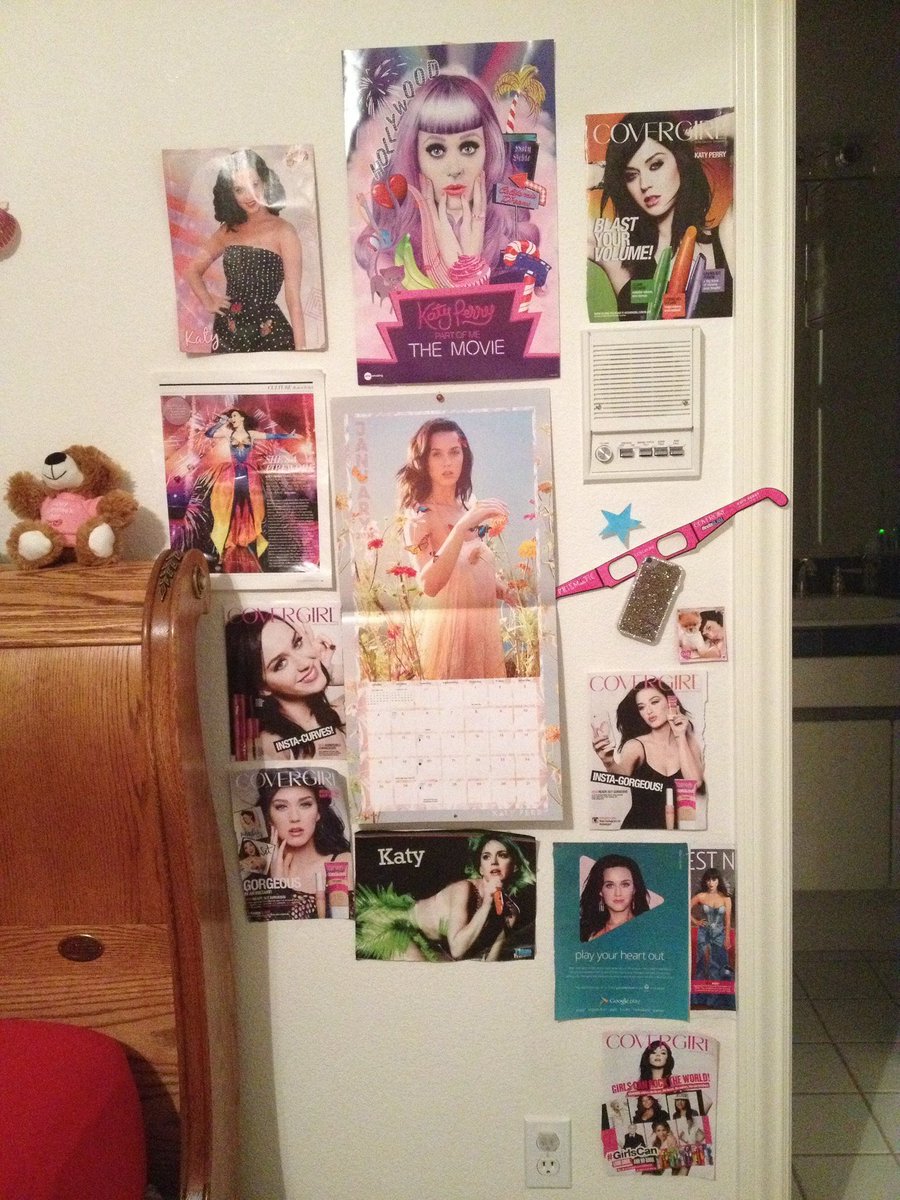 xkatycatsarah's tweet photo. Did you guys have a katy perry wall in your room growing up? I wanna see pictures of yours. https://t.co/Et6gjTUWbM