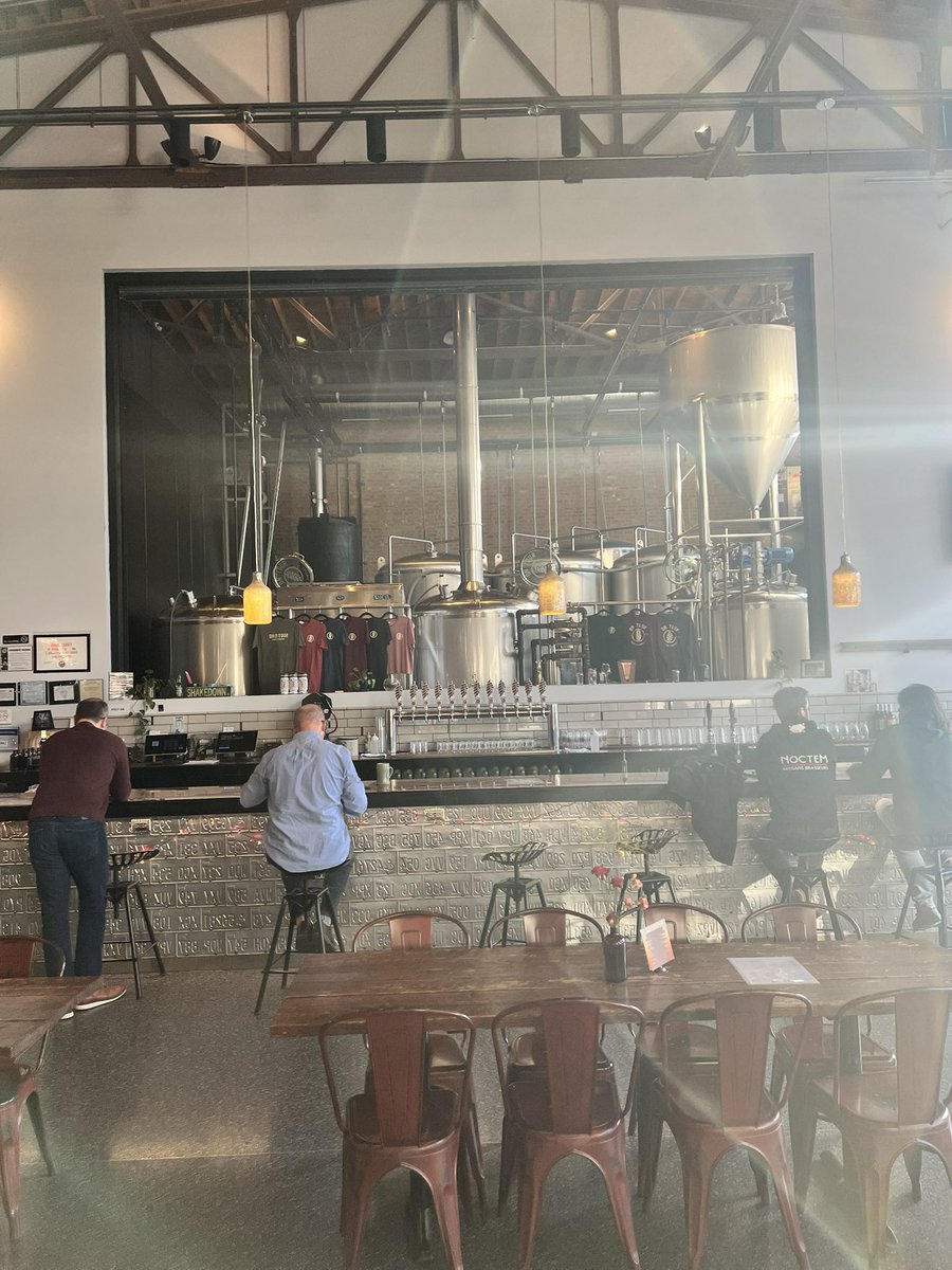 BeerAdviser's tweet image. Sunday Brewery Adventure: @ontourbeer (Chicago, IL)
 Apres 3.342 • Hel in a Bucket 3.342 • Thalia Hall 3.672 • Lightning Will 3.918 • Half Step 3.944 • Mercury 4.072
 Overall: 3.825 / 5.0 One sip, you get the picture.

#craftbeer #chicagobeer #brewerylife #drinklocal