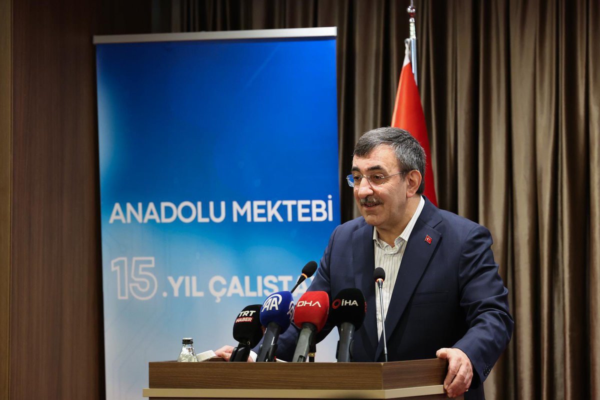 istanbulanmek's tweet photo. ♦️Anadolu Mektebi 15. Yıl Çalıştayı Cumhurbaşkanı Yardımcımız Sayın Cevdet Yılmaz'ın teşrifleriyle Ankara'da gerçekleştirildi.

@Yusuf__Tekin 
@MucahitYentur 
@aebilgili 
@anadolumektebi 
#istanbulanadolumektebi https://t.co/4OStLRQ4sO