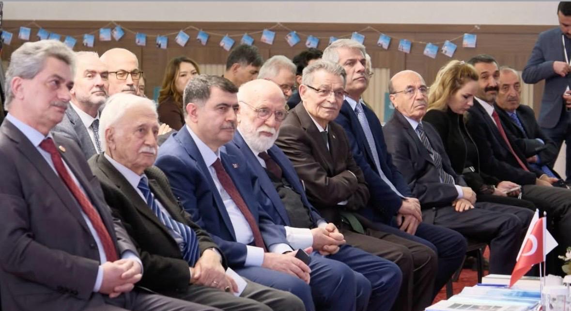 istanbulanmek's tweet photo. ♦️Anadolu Mektebi 15. Yıl Çalıştayı Cumhurbaşkanı Yardımcımız Sayın Cevdet Yılmaz'ın teşrifleriyle Ankara'da gerçekleştirildi.

@Yusuf__Tekin 
@MucahitYentur 
@aebilgili 
@anadolumektebi 
#istanbulanadolumektebi https://t.co/4OStLRQ4sO