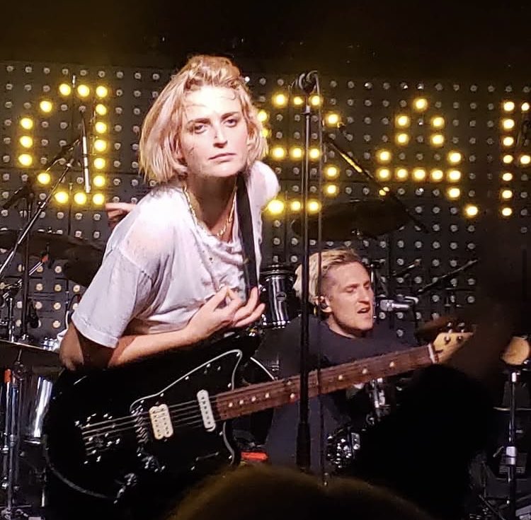 Dead Sara France tweet media