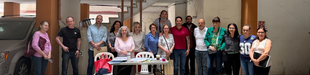 HugoTorresCDMX's tweet photo. Gracias a mis vecinos de la Colonia #DelValle por recibirnos en domingo, para atender temas condominales y de servicios con la @BJAlcaldia
#Concejal
#BenitoJuarez
#Condominios https://t.co/BcqcDZ1ZNQ