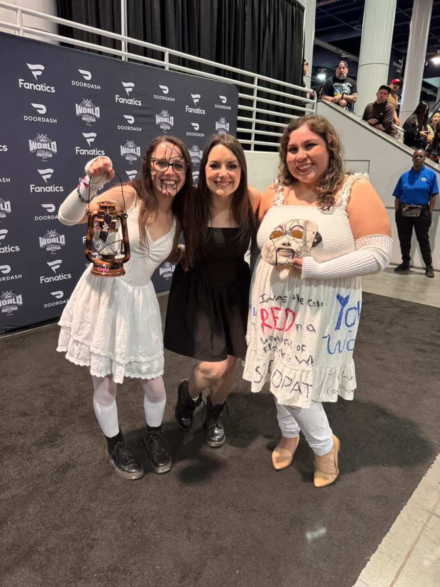 Nikki Cross tweet media