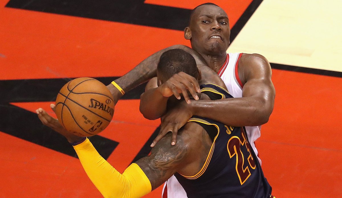 Treze mil setecentos e noventa e três anos em quadra na NBA e o velho não sabe o que é vida fácil.