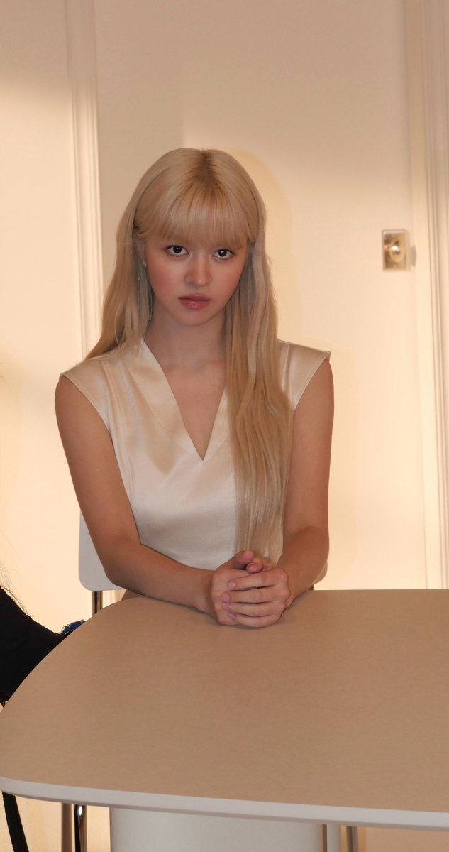 lily source tweet media