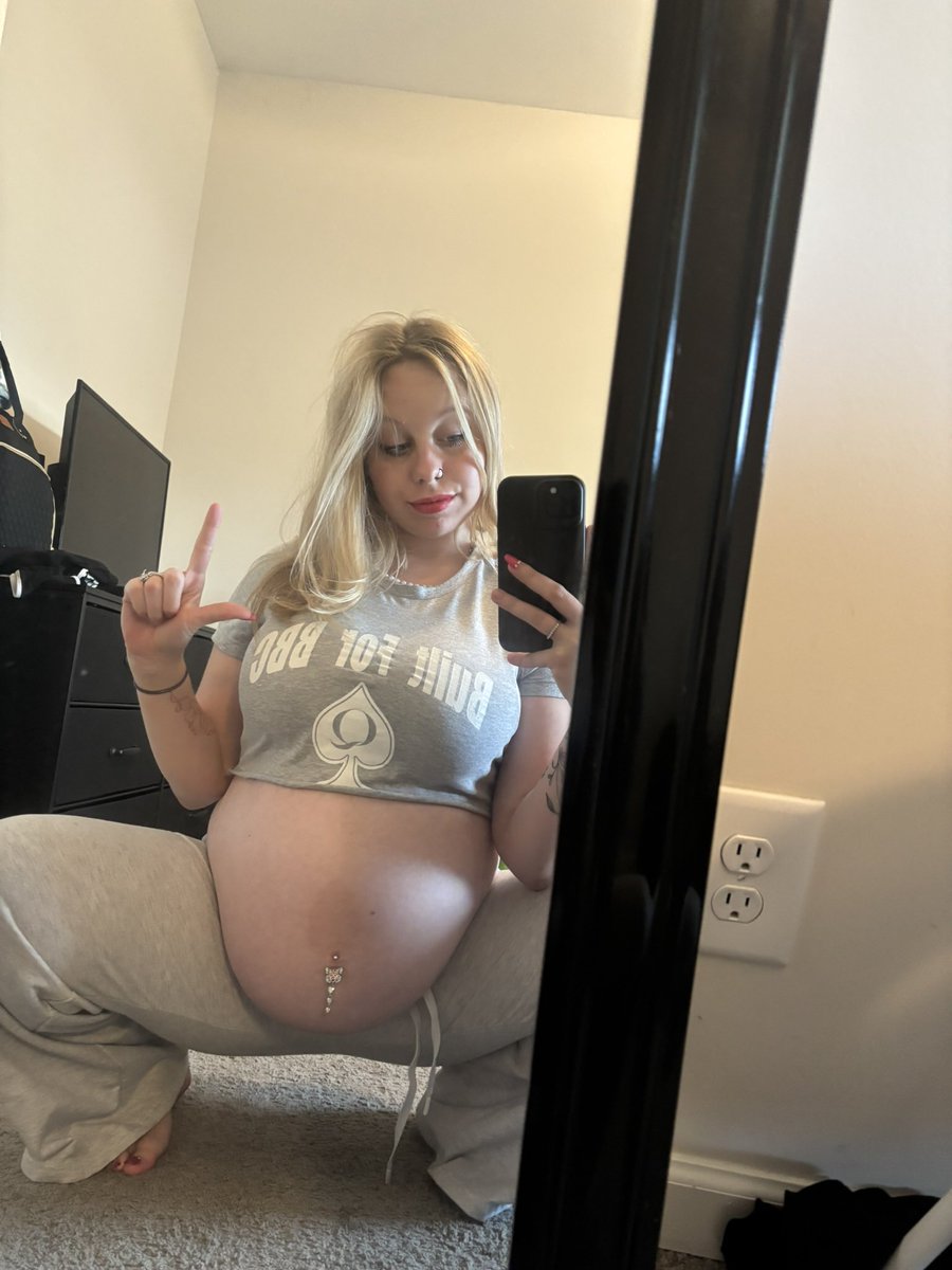 Snow Bunny Queen 👸🏼 tweet media