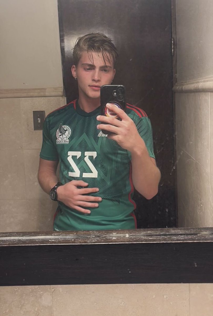 Johnathan 🧣 🌌 tweet media