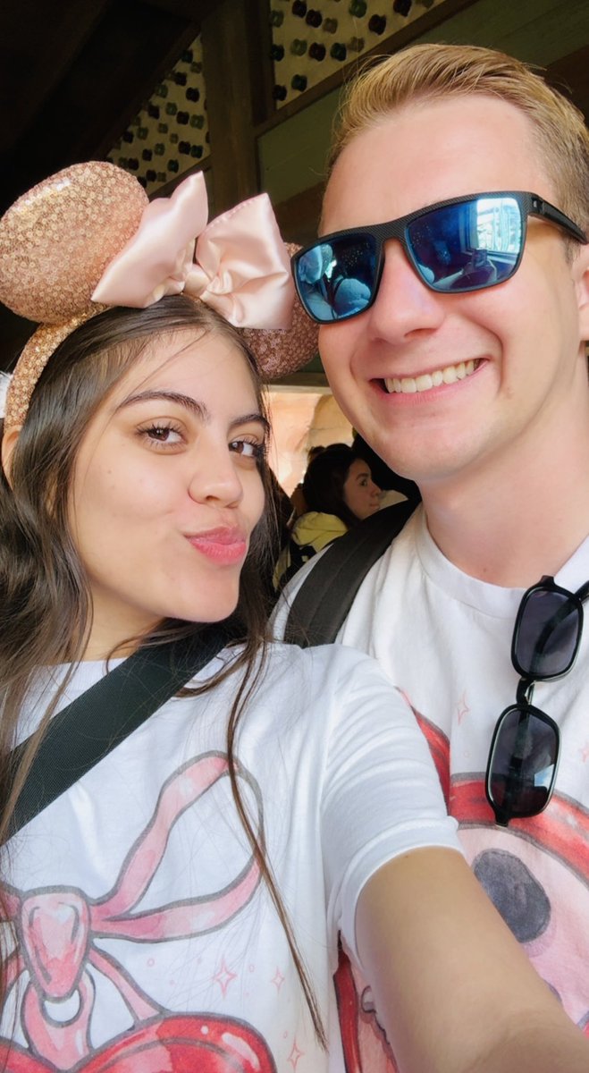 _vanessacuellar's tweet photo. Happiest Place on earth with the man who makes me the happiest🏰✨💗 https://t.co/tmOA3lw5s9