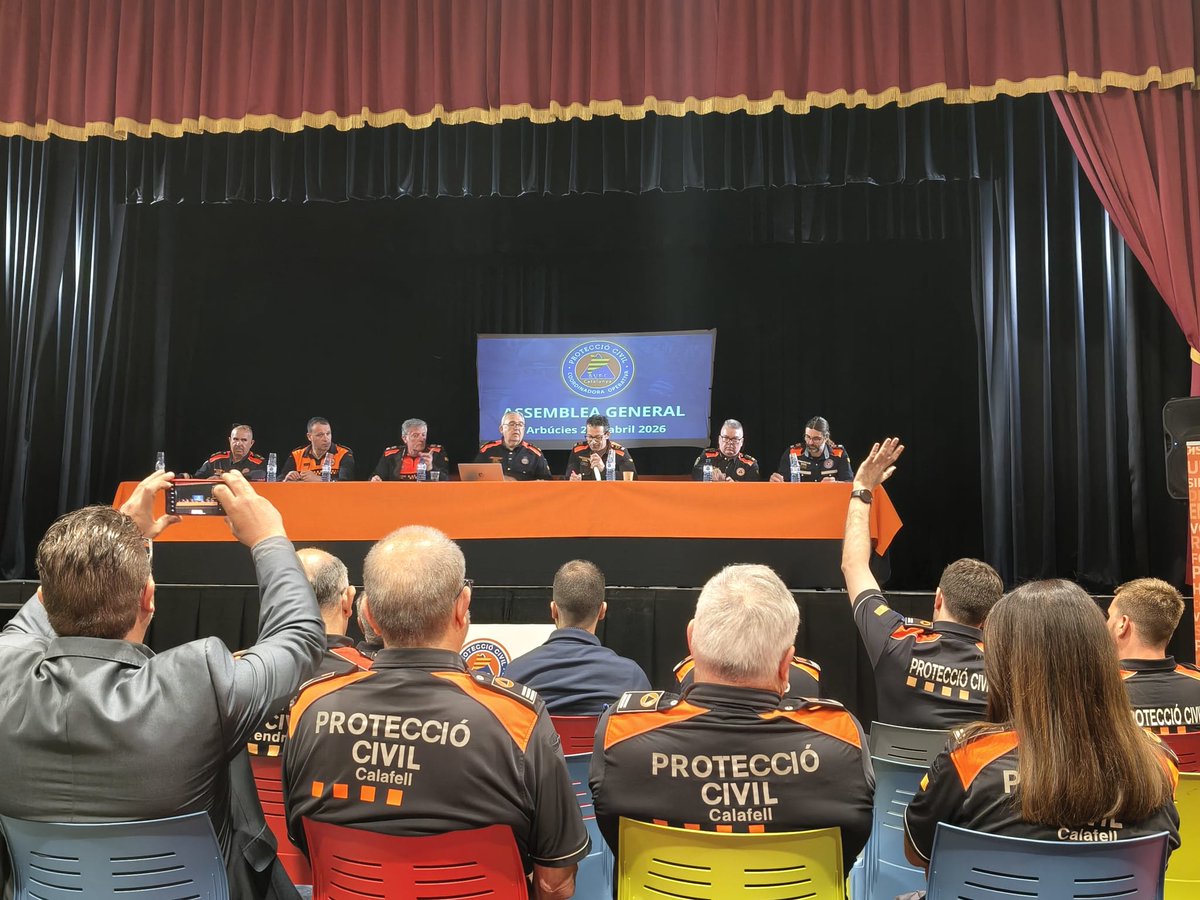 Coordinadora_AV's tweet photo. Gran jornada a l’Assemblea General de la @Coordinadora_AV 

Compartint experiències, reforçant la coordinació i sumant esforços per un objectiu comú: una #ProteccióCivil de #Catalunya més forta, preparada i al servei de la ciutadania. 
Gràcies a totes les AVPC !!! https://t.co/coIpZc2W9j