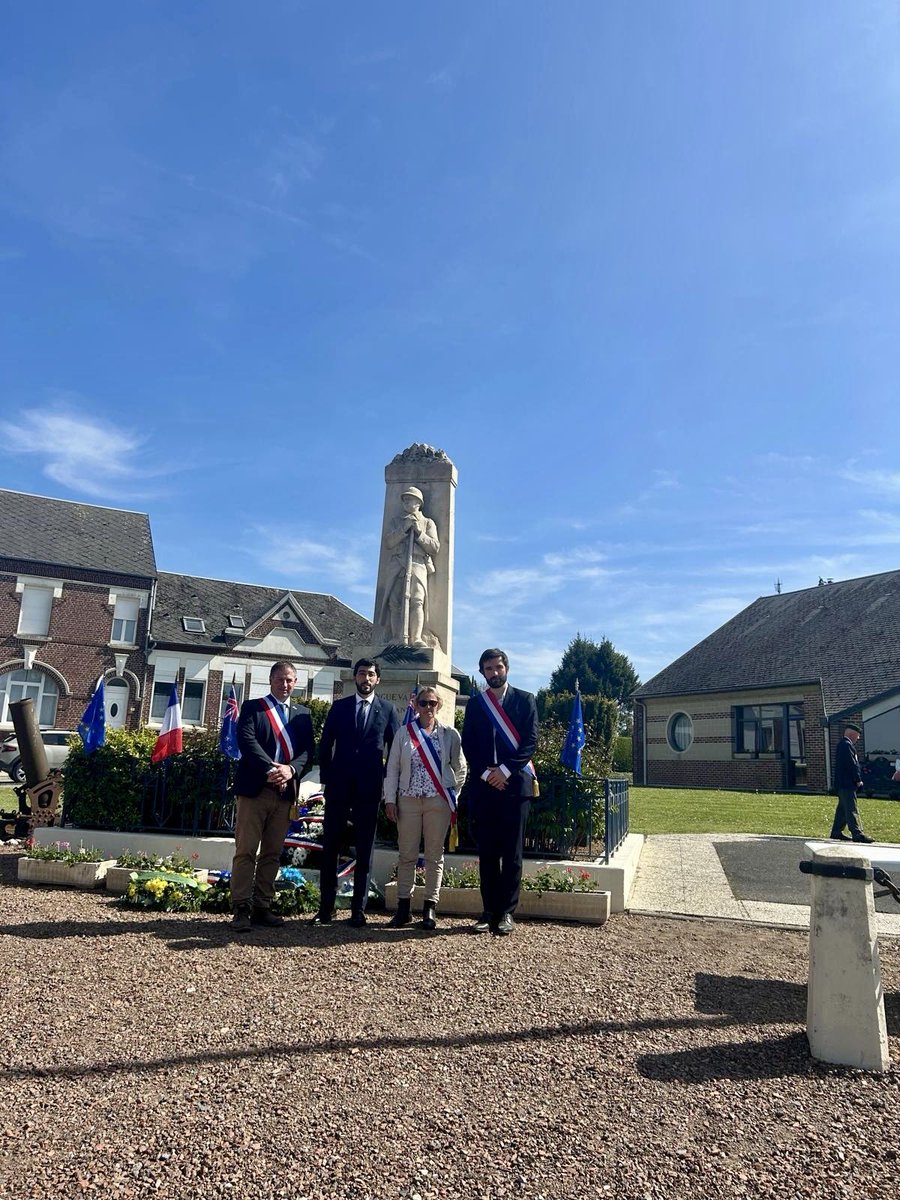 NassimAmajoud's tweet photo. Ce jour représentant @FLeturque à #Flers et #Longueval pour les commémorations de l’#AnzacDay.
Une terre marquée par le sacrifice des soldats néo-zélandais.
@VilleArras est profondément attachée à cette mémoire partagée qui unit nos peuples.🇳🇿🇦🇺🇨🇦🇬🇧🇫🇷
N’oublions jamais 🙏 https://t.co/9yozpFPBeu