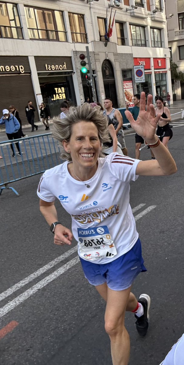 mandelina15's tweet photo. Espectacular día; un 10 para la organización @RNRmadmaraton y un 20 la compañía 🤪 https://t.co/5tRBn0oUHj