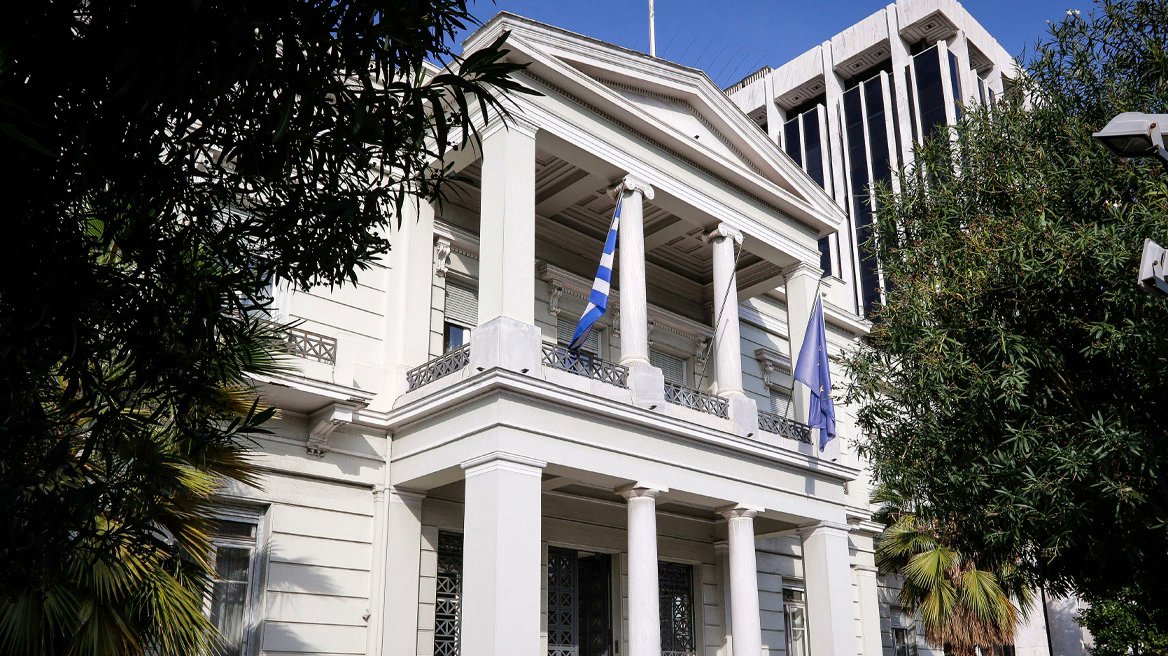 Tirana_Report's tweet image. Greek FM: Delimiting the EEZ with Albania is no longer a priority. After years of deadlock, the maritime dispute remains in limbo.

​Griech. FM: AWZ-Aufteilung im Ionischen Meer mit Albanien hat keine Priorität mehr. Jahrelanger diplomatischer Stillstand 🇬🇷🌊🇦🇱

#Albania #Greece