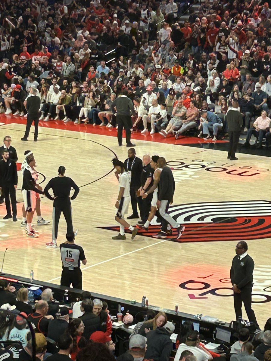 Day1Blazer ヽ(•‿•)ノ tweet media