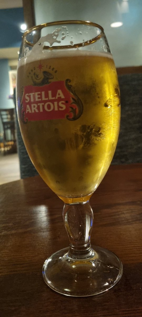 Sundays are shite!!long journey back, HQ shut at 9, missed last orders, ..back at 'Spoons...... place is like a morgue...
Just me&amp; Stella in here!!🤣🤣