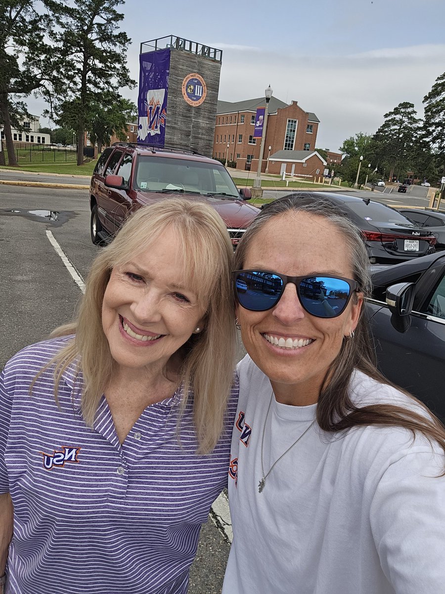 ThaparStephanie's tweet image. One of my favorite professors, Mrs. Dr. Gentry, turned long-time friend.  
Best advice I can give students, find a school that turns into family.  
NSU c/o 2000.
💜🤘😈🧡
@NSUDemons 
#bleedpurple 
#forkem