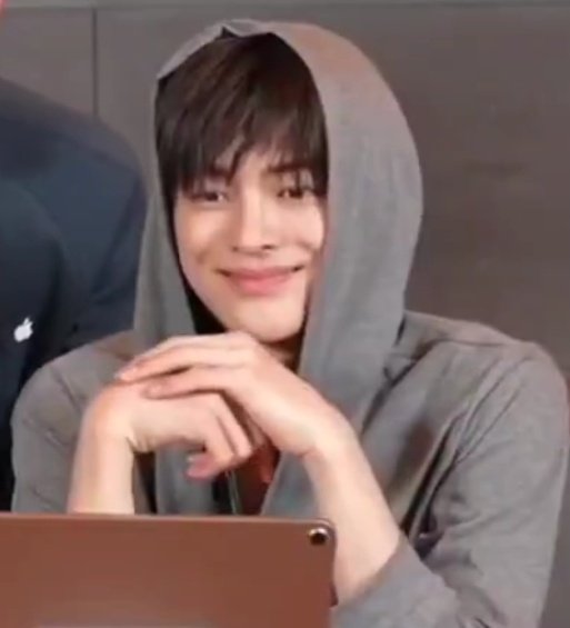 apple ࣪ 𓈒 ⭒ tweet media