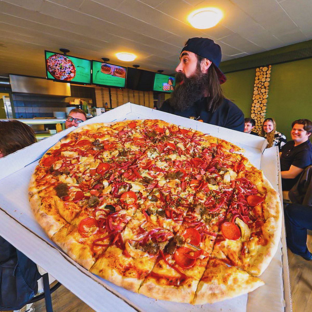 beardmeatsfood's tweet photo. 2,000 in cash if you can finish Denmark’s biggest pizza: https://t.co/sa0xIjhqW6 👈 https://t.co/S1hSmhRvkV