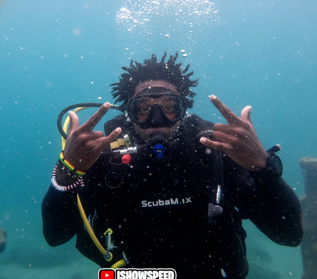Speed just made HISTORY, becoming the FIRST streamer ever to go scuba diving LIVE in the ocean