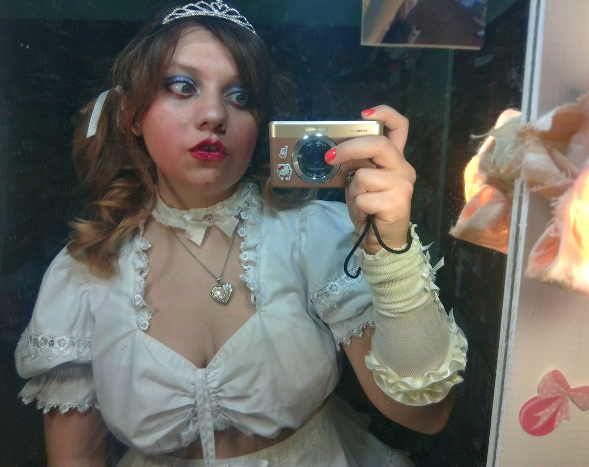 cadencescene's tweet photo. ♡◇ #cadencewishes ◇♡

[ #promotwt #tumblr #coquette #dollette #pinkaesthetic #moothunt〃・ #aesthetic #pinterest #weheartit #girlytwt #moothunt #pinktwt #diarytwt #musictwt  #lookingformutuals ] https://t.co/FjQFUiEm5f