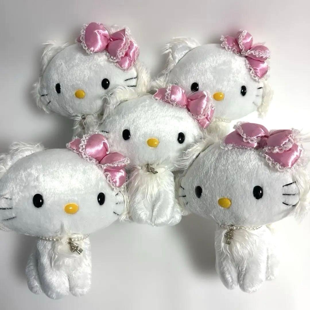 sanrio daily ✨ tweet media