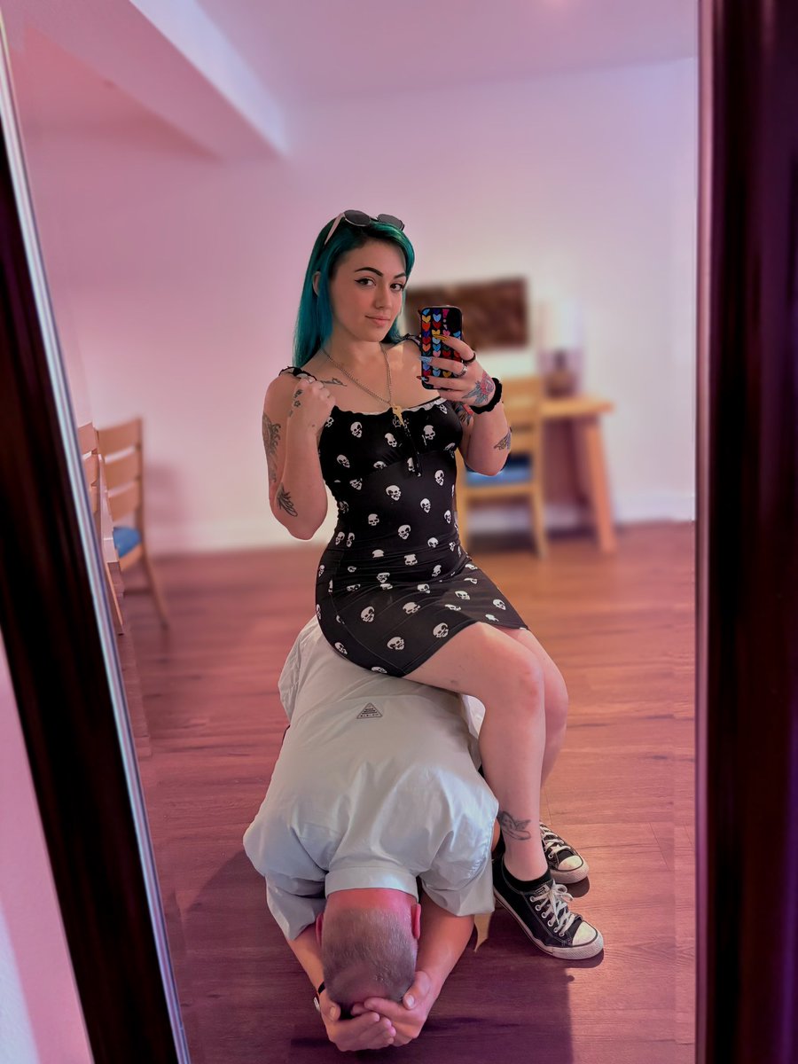 Mistress Luna Black tweet media