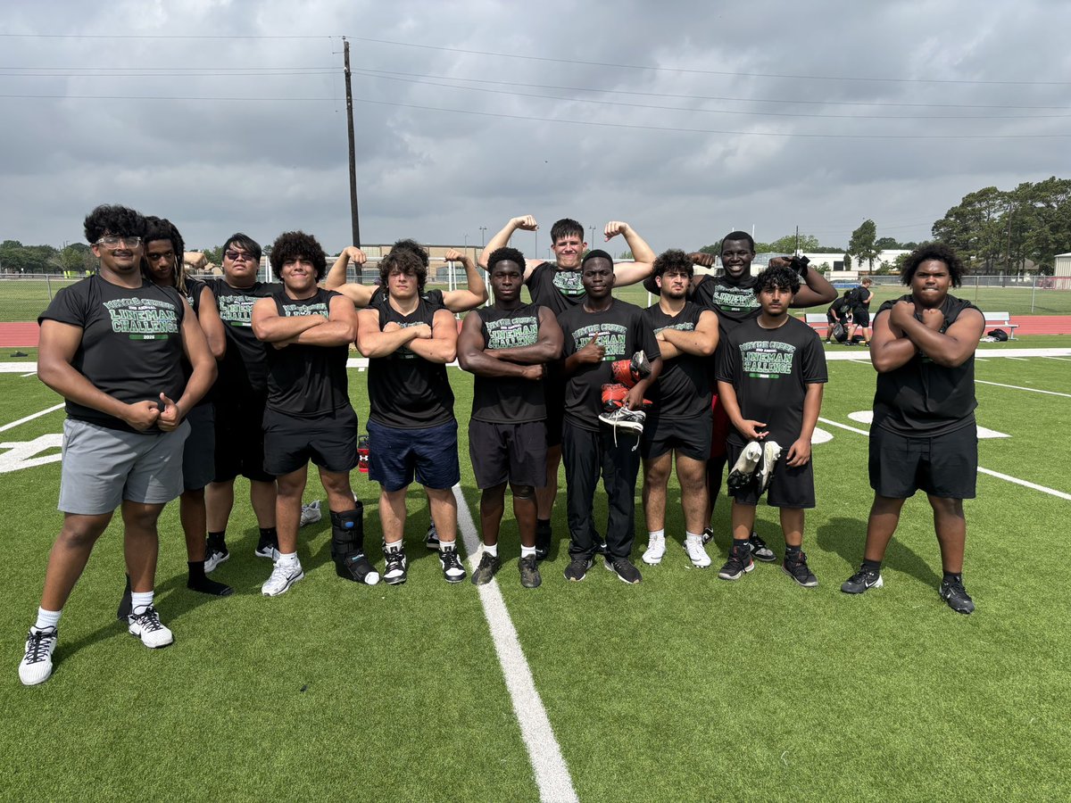 AHSDawgFootball's tweet image. Great job to our athletes participating in the Lineman Challenge. Thank you @MCRamFootball for putting on an excellent event ! Great to see our DAWGS competing ! 

JV finished - Third Place 🥉 

Keep building the culture The #DAWGS Way