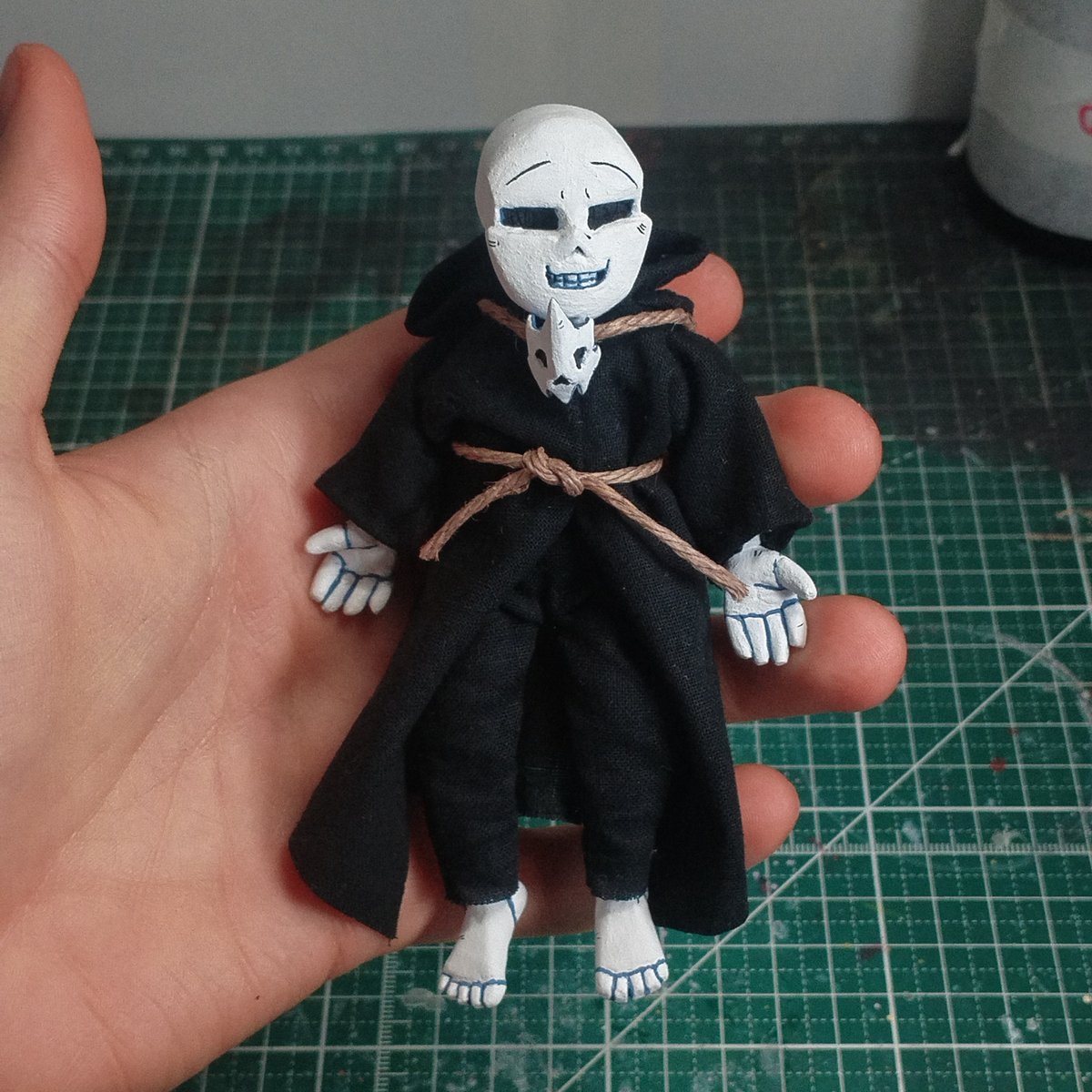 jawsythorn's tweet photo. my handmade reaper sans
#Reapertale https://t.co/5jguRkUf1O