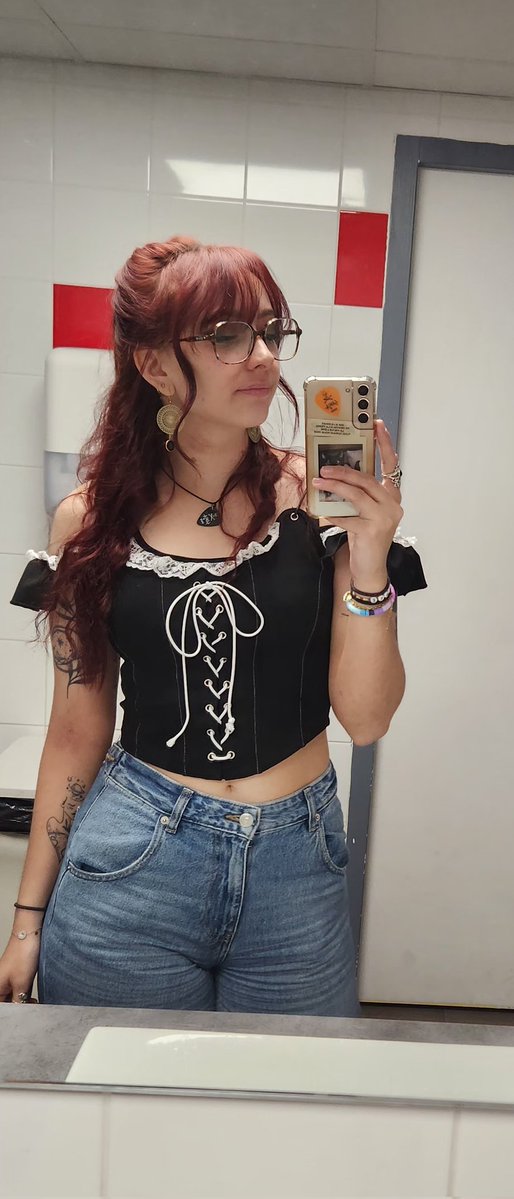 Laureline 🏴‍☠️ tweet media