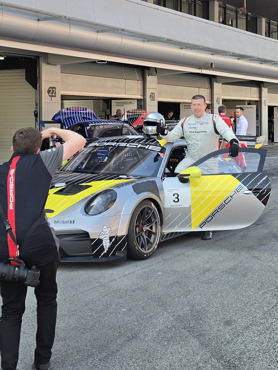 UmitUlku's tweet photo. İspanya Barcelona-Catalunya Yarış Pisti'nde çok güzel bir hafta sonu programını tamamladık.

Porsche Yarış Testi Pist Günleri'nde dün GT3 RS'te, bugün ise GT3 Cup Car'da günün en iyi derecesini elde ettik 🇹🇷👍🏻 https://t.co/tNk30mN7Jc