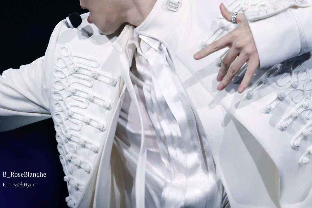 장미_𝐁. tweet media