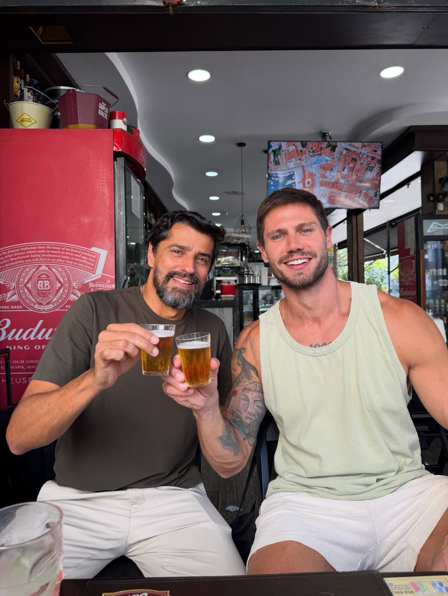 como são lindos sou rendida por joboy