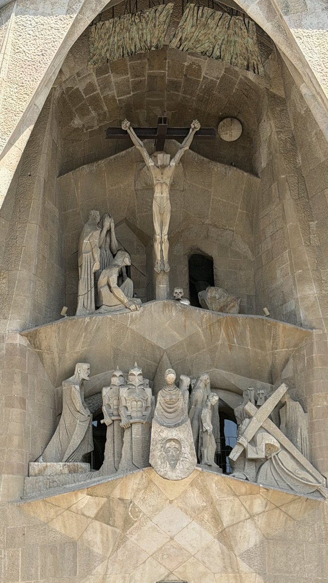 Daisytan31's tweet photo. La Sagrada Familia https://t.co/FOL6QZ5UZP