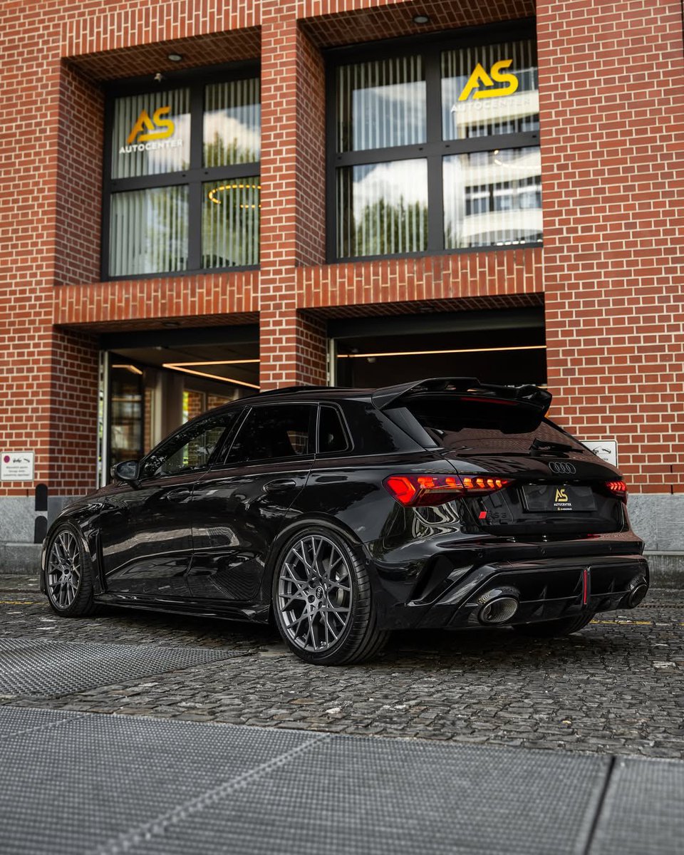 Kay_GeeVX's tweet photo. The Garage would be for perfect 🤩 https://t.co/r1g9DpXfyN