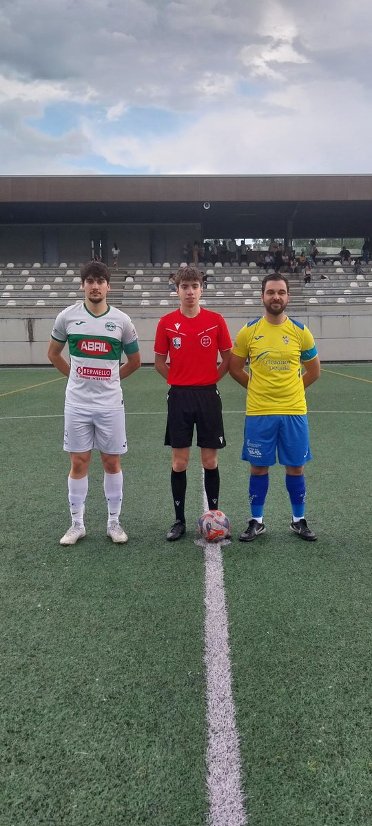 Pabellón Ourense CF tweet media