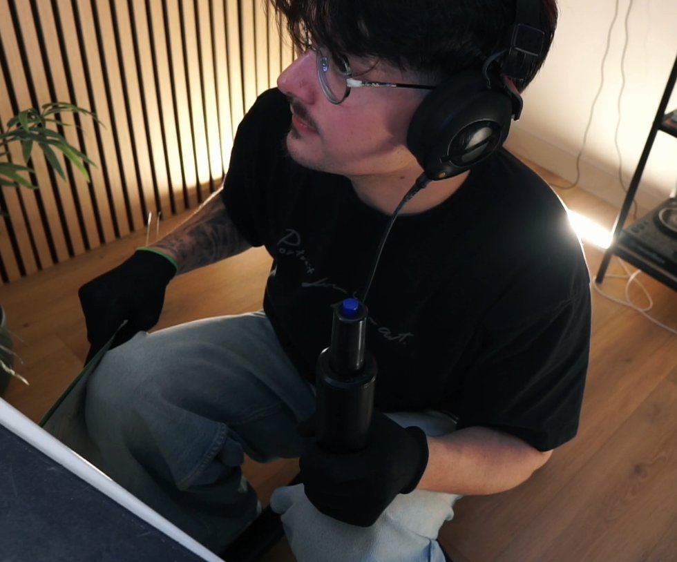 Empezamos de maravilla el stream kjschkjds que gracia me hace verlo sentado así