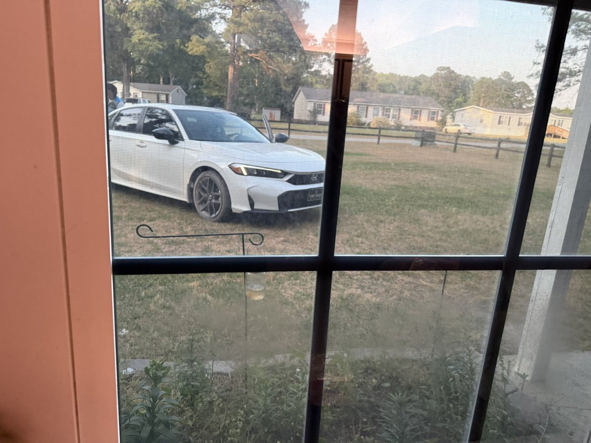TStoneSC's tweet image. Does everyone @amazon deliveries get driven right to the front door of your house or is it just mine? #amazon #delivery #frontdoorservice