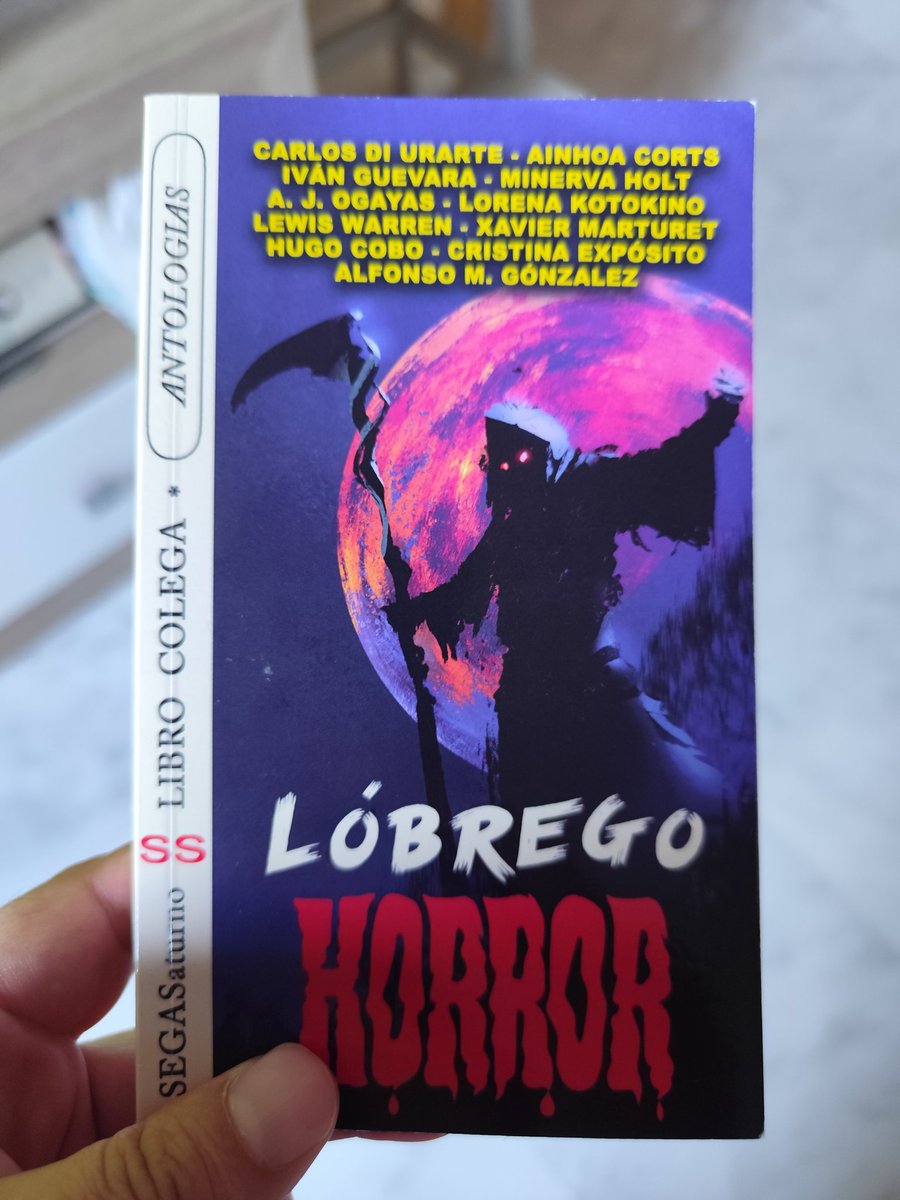 Muy interesante recopilación de historias de terror. Muchos estilos e intragéneros, tantos como autores la componen. A cada relato le veo algo. Los más conocedores del género no lo vean como yo (o sí) pero yo, que soy profano, lo he disfrutado mucho. <a href="/SEGASaturnoProd/">SEGASaturno Productions</a> <a href="/DiUrarte/">Carlos di Urarte 💀 𝔗𝔯𝔬𝔫𝔬 𝔶 𝔄𝔟𝔦𝔰𝔪𝔬 ✒️</a>