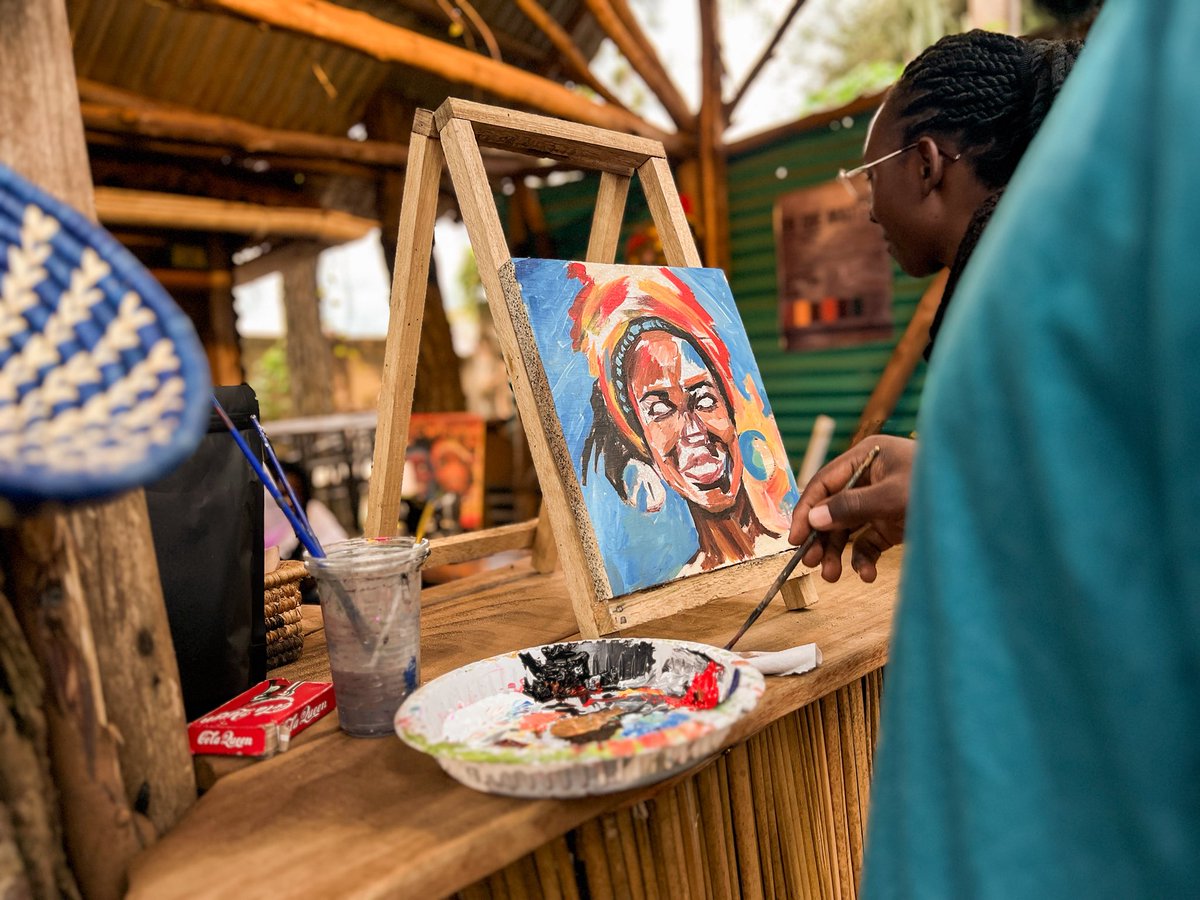 HarryFrames's tweet image. About today at @Brushesug 🥰
#HarryFrames #Colors&amp;amp;brushes