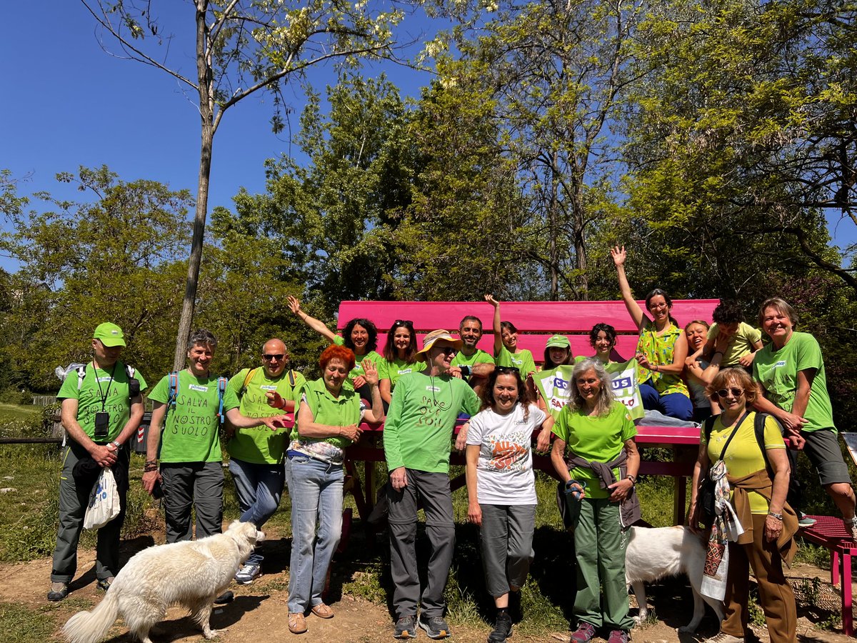 SaveSoilnc's tweet photo. Cuneo, nel meraviglioso Parco Fluviale Gesso e Stura, abbiamo camminato insieme per ciò che sostiene ogni vita: il suolo. Ogni passo è stato un gesto di consapevolezza e responsabilità verso il futuro.
La terra ci nutre. Sta a noi proteggerla.
#Walk4Soil #SaveSoil https://t.co/GN6Od2T7Cw