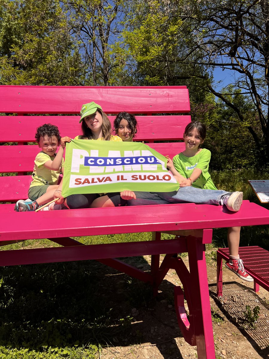 SaveSoilnc's tweet photo. Cuneo, nel meraviglioso Parco Fluviale Gesso e Stura, abbiamo camminato insieme per ciò che sostiene ogni vita: il suolo. Ogni passo è stato un gesto di consapevolezza e responsabilità verso il futuro.
La terra ci nutre. Sta a noi proteggerla.
#Walk4Soil #SaveSoil https://t.co/GN6Od2T7Cw